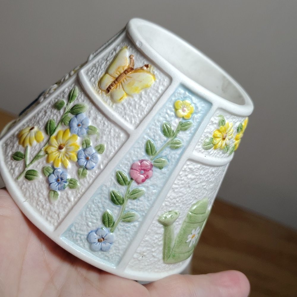Yankee Candle Ceramic Spring Small Topper Shade - Picture 2 of 4